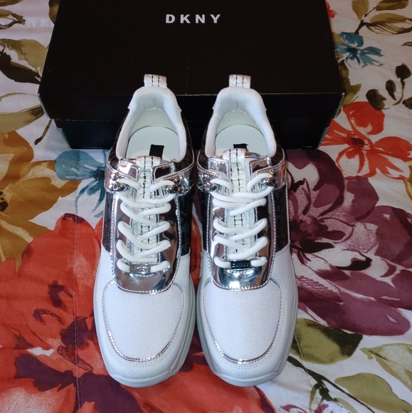 DKNY LEO Wedge Sneaker - Picture 2 of 8